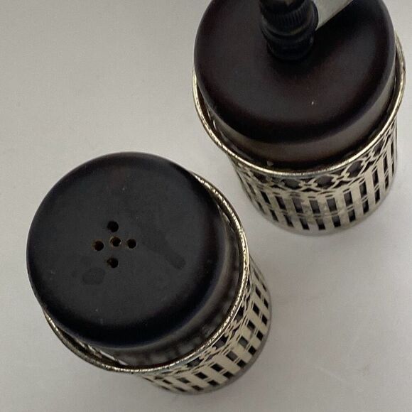 Vintage Wooden Salt & Pepper Grinder And Shaker Set With Ornate Metal Lattice Ov - Picture 5 of 7